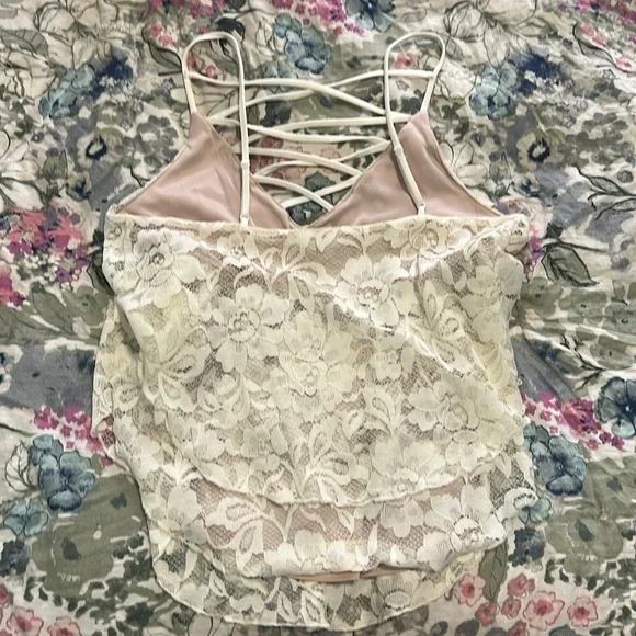 ⭐️ Express lace tank - Picture 6 of 6